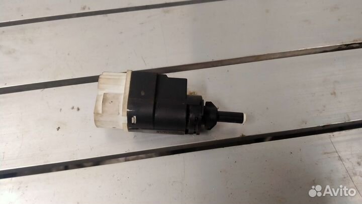 Датчик включения стопсигнала Renault