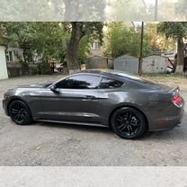 Ford Mustang 2.3 AT, 2017, 93 000 км, с пробегом, цена 2 250 000 руб.