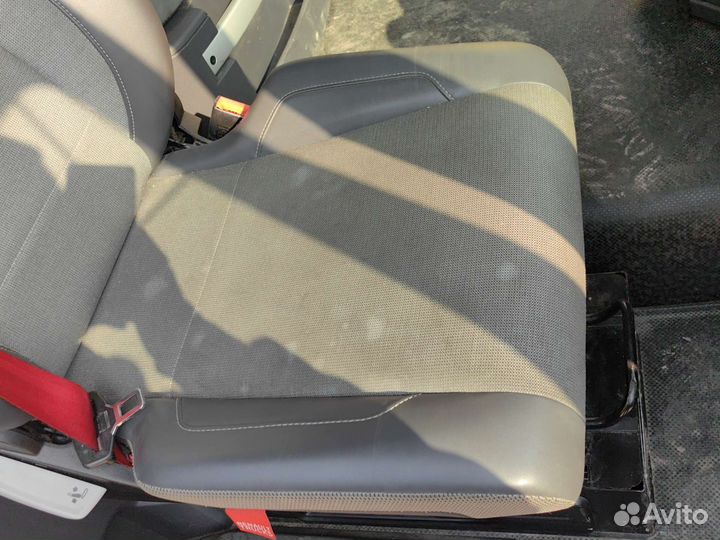 Пассажирское сиденье Renault T 2015 год