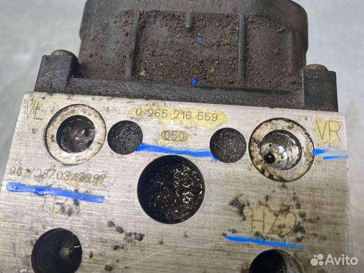 Блок ABS (насос) Volkswagen Passat B5 1996-2000