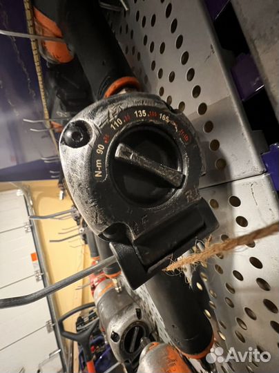 Пневмогайковерт ударный