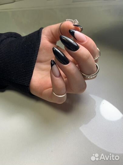 Маникюр и педикюр