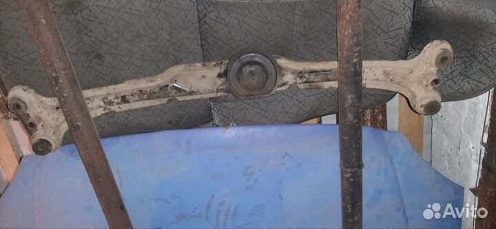 Балка передняя поперечина Golf 2