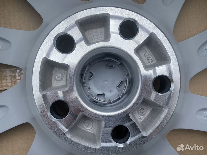 Новенькие Оригинал Диски Тойота 5 114,3 R17