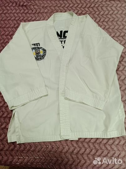 Добок для тхэквондо и экипировка