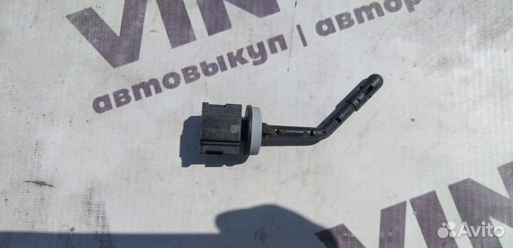 Датчик температурный Volkswagen Golf 5
