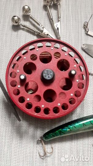 Рыболовные блесна, воблеры, катушка