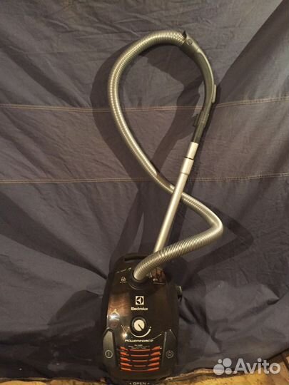 Пылесос electrolux ZPF 2220