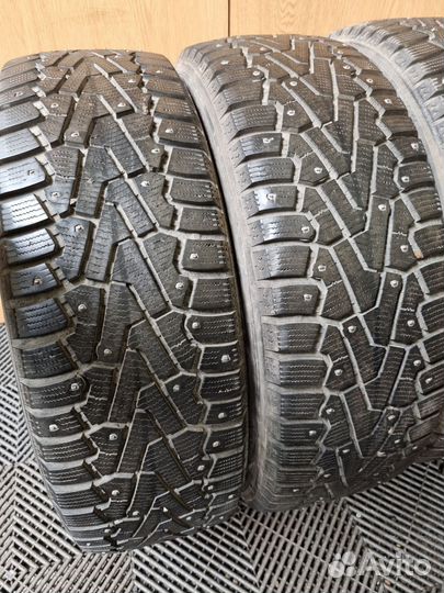 Pirelli Ice Zero 215/65 R17