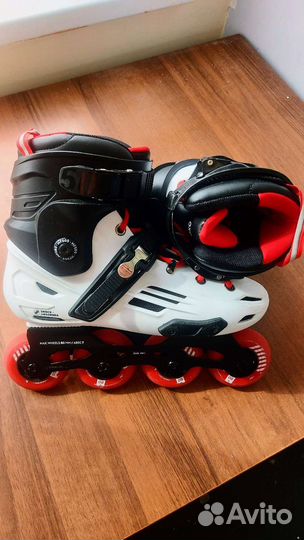 Роликовые коньки