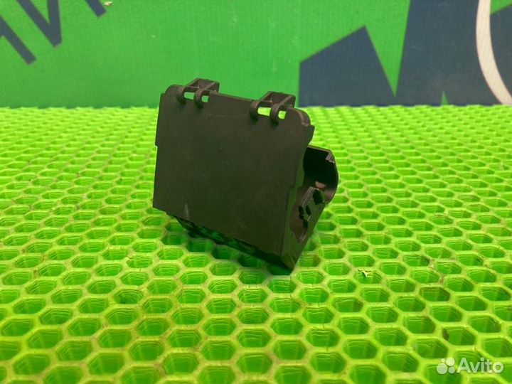 Кронштейн разъема Bmw 3 F30 N47D20C 2012