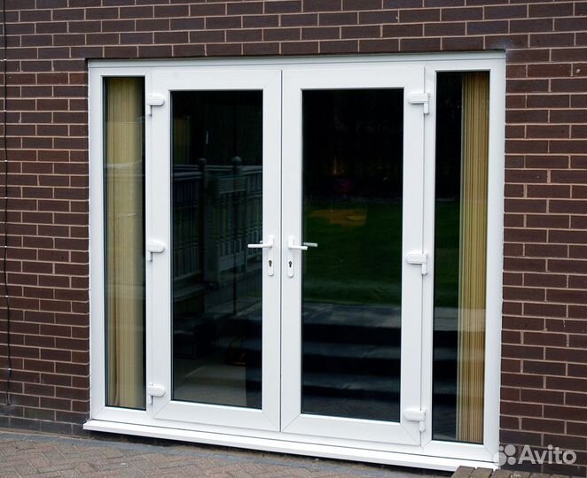 Пластиковые двери Рехау