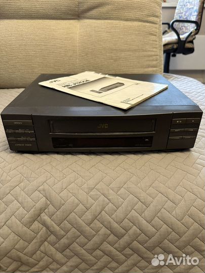 Кассетный видеомагнитофон HR-J1200A