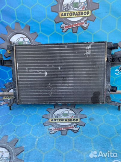 Радиатор охлаждения основной опель корса с 2006г