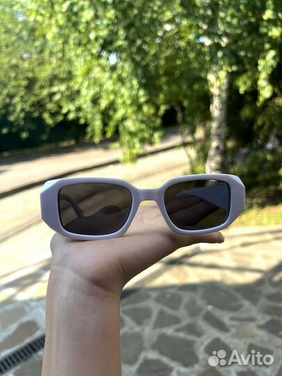 Очки в стиле prada