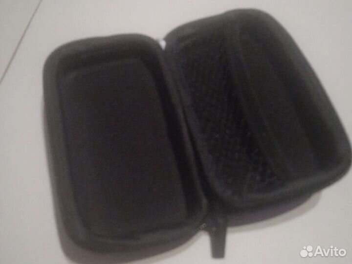 Чехол для путешествий (зарядник и наушники)