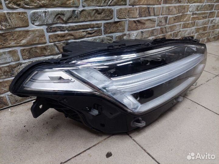 Фара правая Volvo XC90