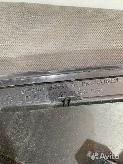 Накладка крыла (уголок зеркала) переднего правого