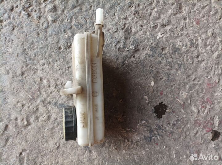 Бачок для тормозной жидкости Peugeot 308