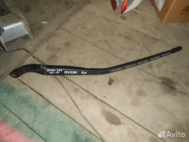 Поводок стеклоочистителя передний правый Peugeot 3