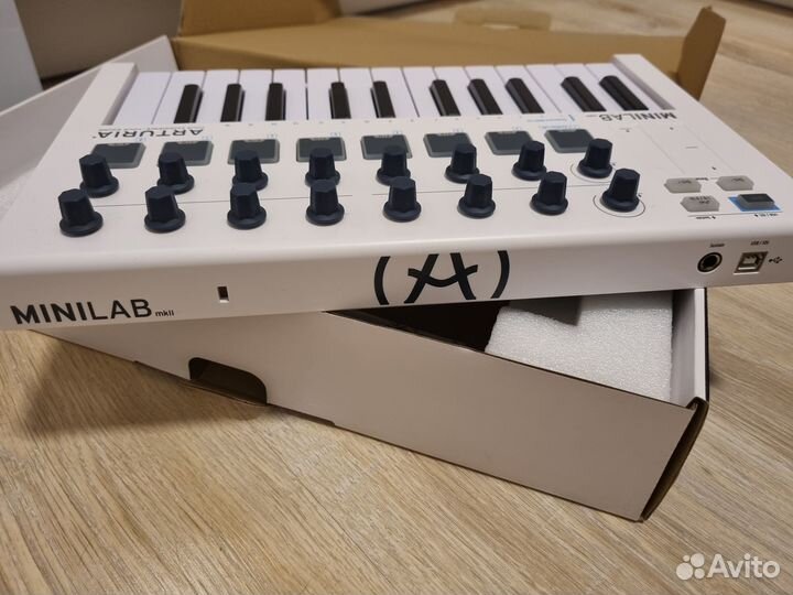 Миди клавиатура minilab mk2