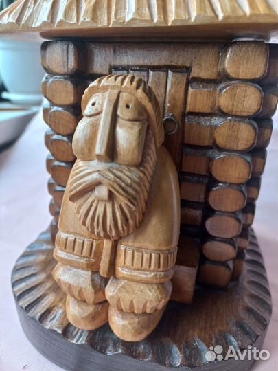 Резьба по дереву Домик-шкатулка