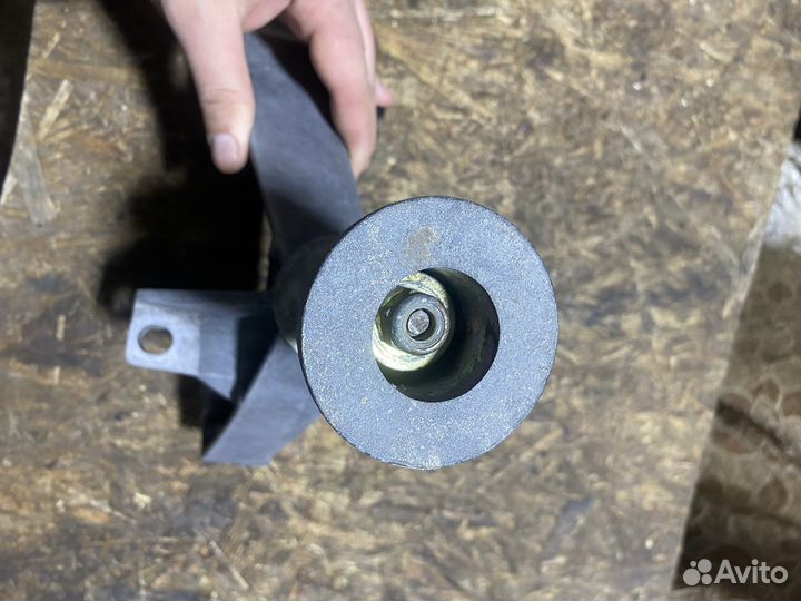 Опора кпп reno laguna 2 1.9 dci