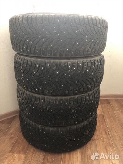 Nokian Tyres Hakkapeliitta 9 215/60 R16