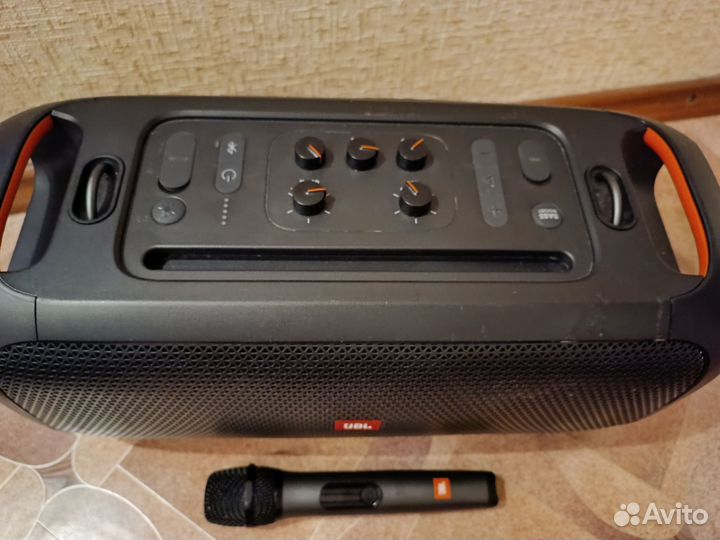 Колонка. Портативная акустическая система JBL