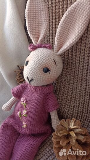 Вязаная игрушка Кролик