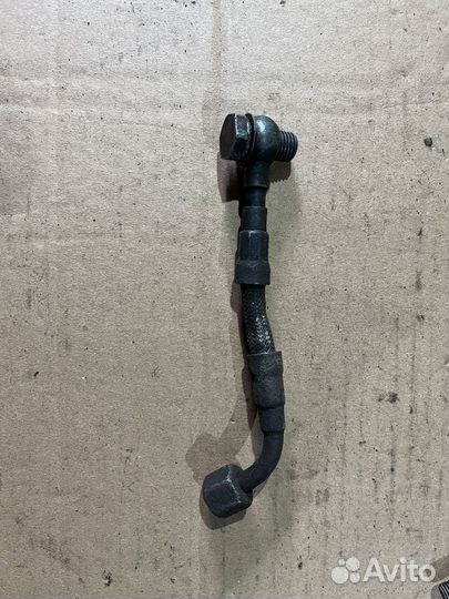 Volkswagen пассат Б3 трубка масла на турбину
