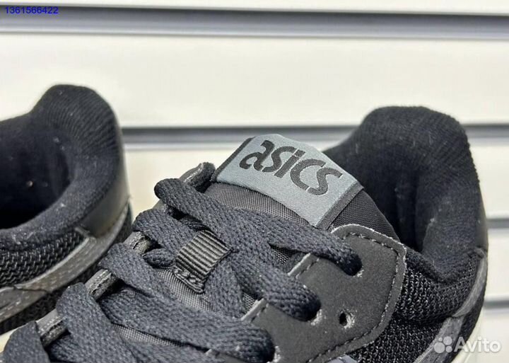 Кроссовки asics