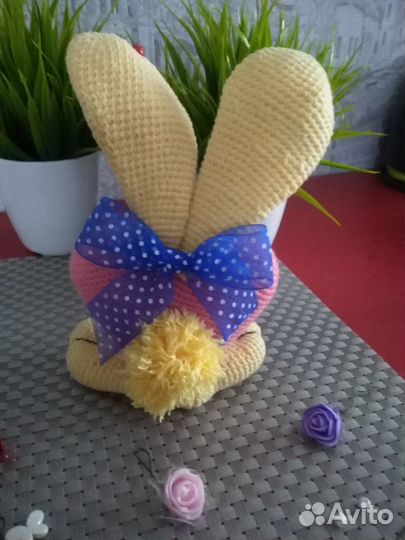 Зайчик вязаная игрушка