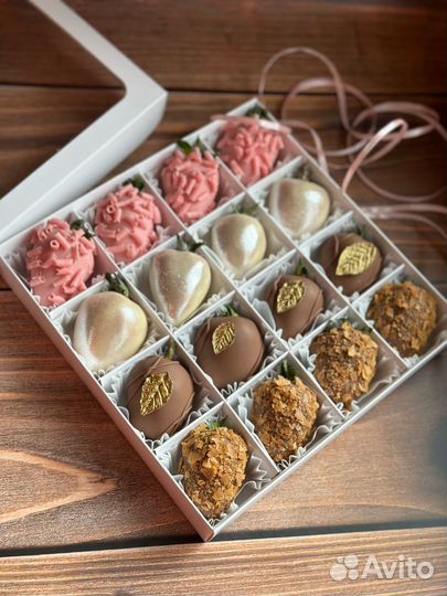 Клубника в шоколаде в коробочке