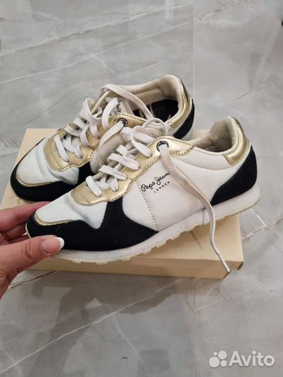 Кроссовки женские 36 размер