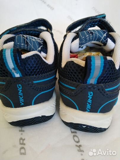 Детские кроссовки 
