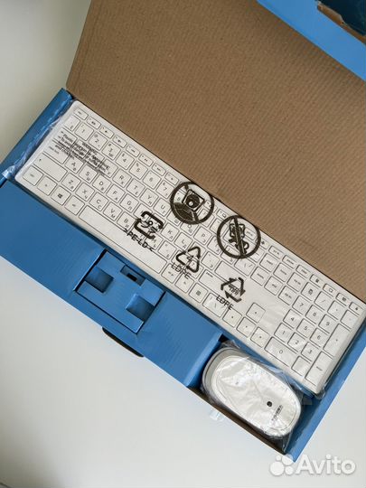 Беспроводная клавиатура и мышь HP