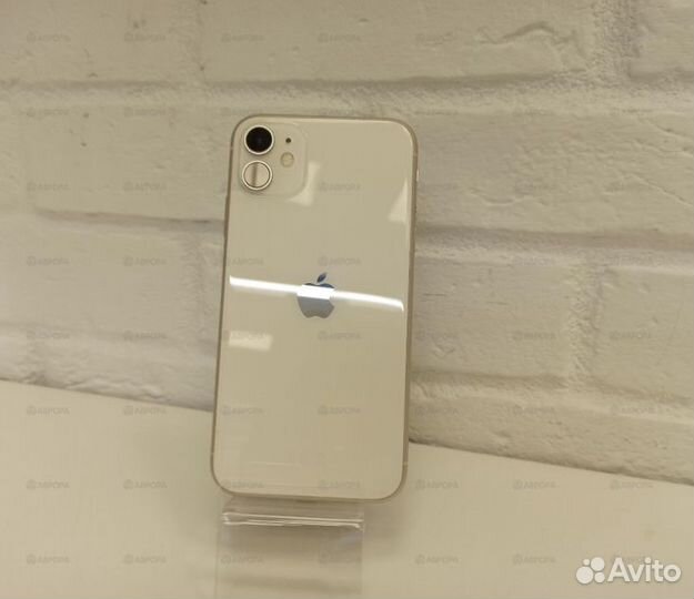 Мобильный телефон Apple iPhone 11 4/64 GB