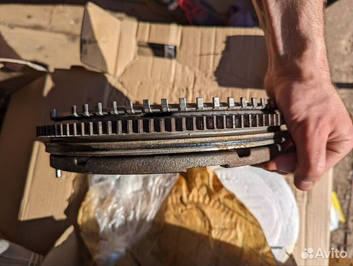 Маховик Luk 415016810