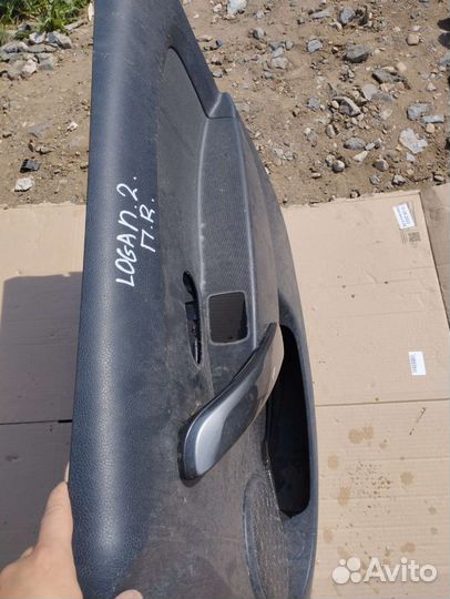 Обшивка передней правой двери Renault Logan 2