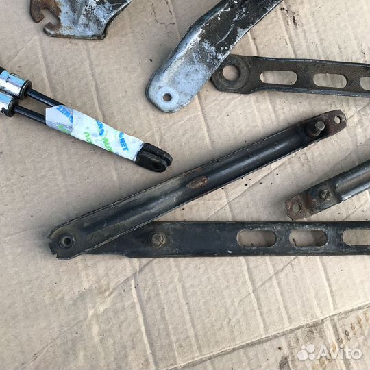 Петли капота BMW e34