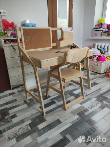 Детская растущая парта из массива