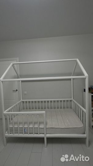 Детская кровать домик с матрасом