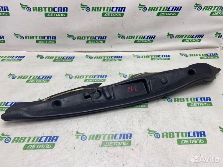 Уплотнитель крыла передний правый Peugeot 208