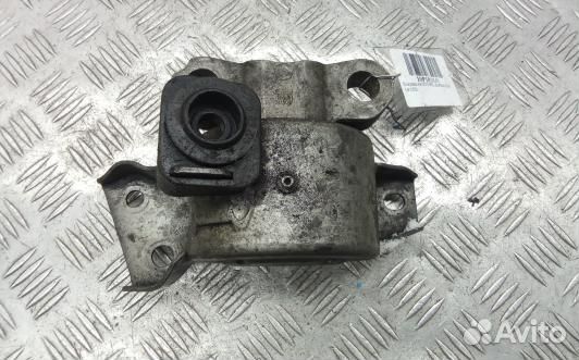 Подушка кпп opel zafira B (10P10DL01)