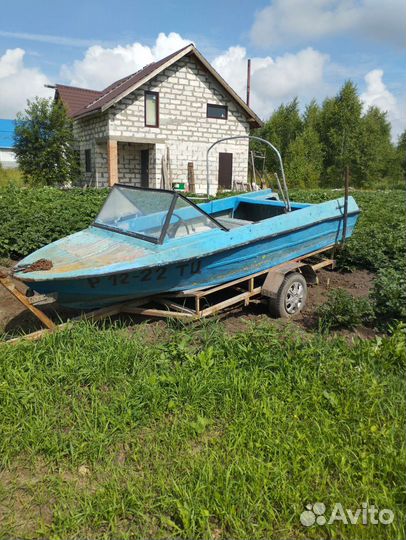 Лодка Крым с мотором