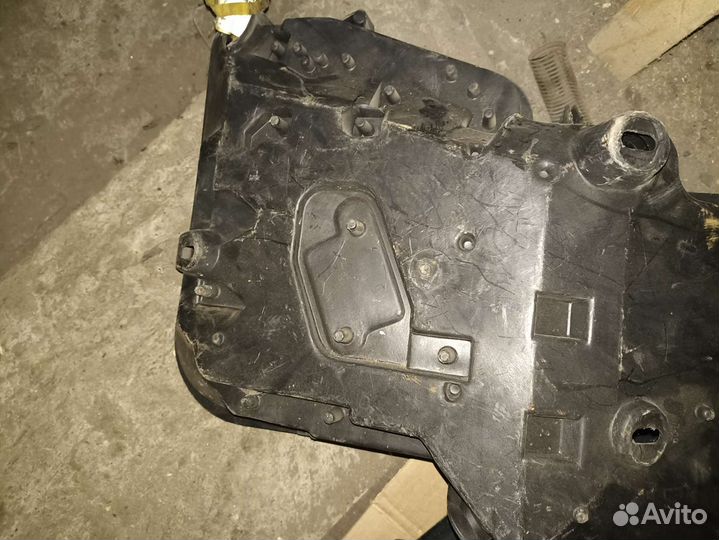 Корпус блока предохранителей Audi 100 C4