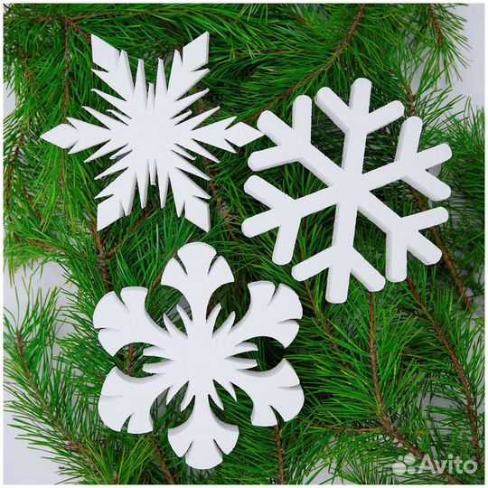 Снежинки, ёлки, олени, новогодний декор