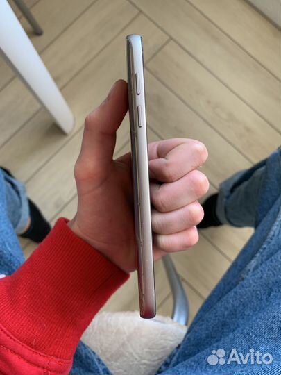 Samsung Galaxy S7, 4/64 ГБ