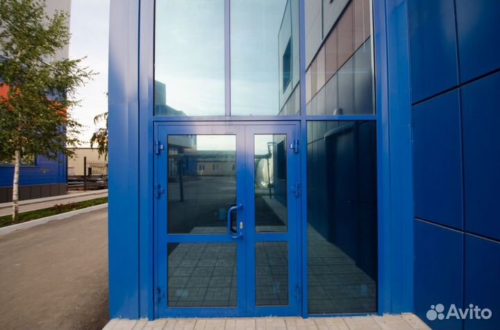 Алюминиевая дверь